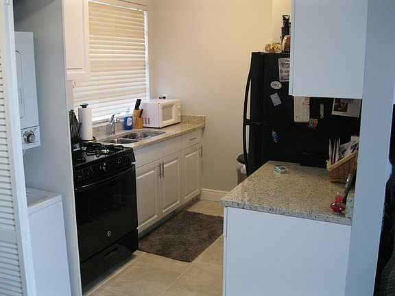 3rd image of 1407 Hamlet Ave