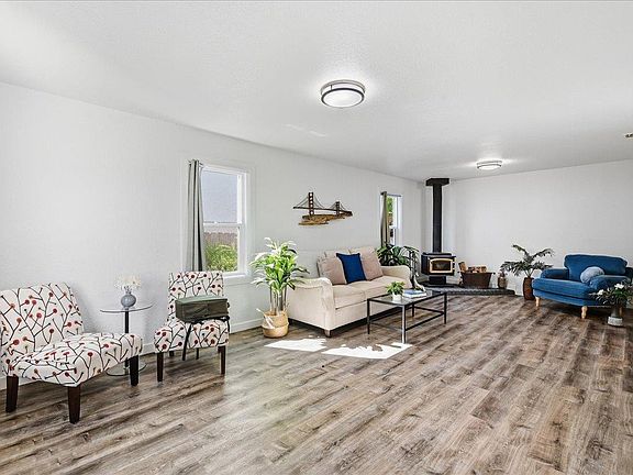 2nd image of 368 Clark St