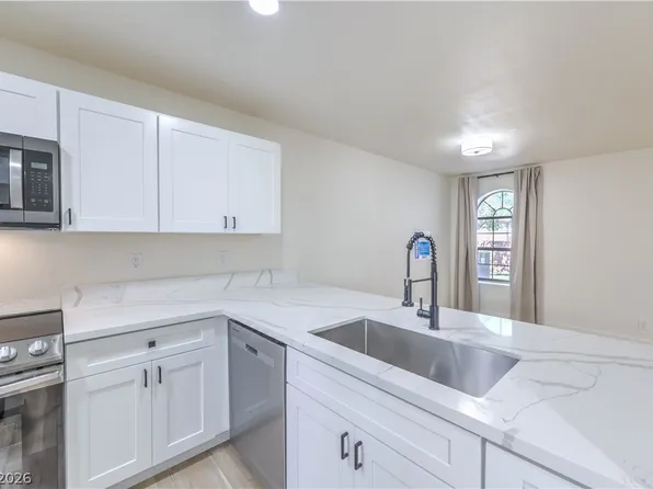 1800 Edmond St Unit 122, Las Vegas, NV 89146