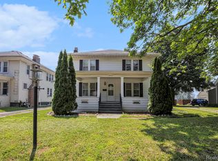 1615 W Genesee St, Lapeer, MI