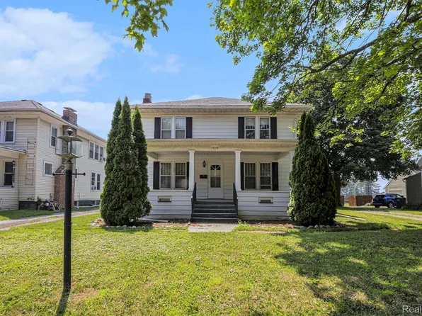 1615 W Genesee St, Lapeer, MI 48446