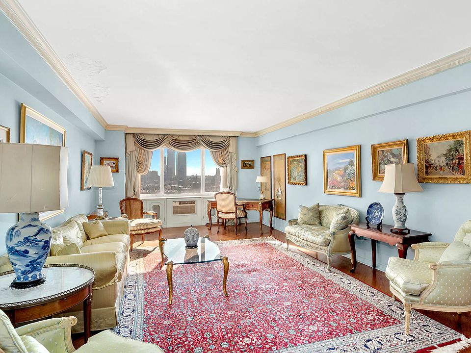 1st image of 25 Sutton Pl S #14JI