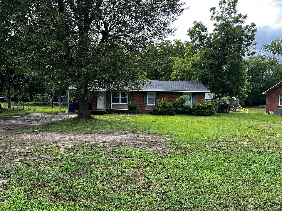 402 Windemere Dr
