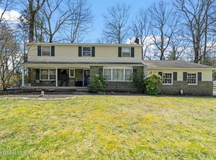 2 Hemlock Dr, Clifton Park, NY 12065