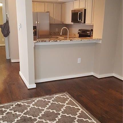 3rd image of 2312 Balsam Dr APT A202