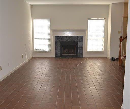 3rd image of 3300 Bellefontaine St APT 3