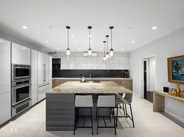 360 West 36th Street image 4 of 19