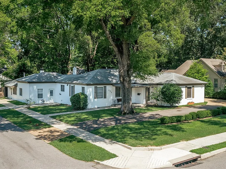 birds eye view of the house