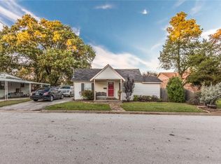 820 W Texas St, Grapevine, TX 76051