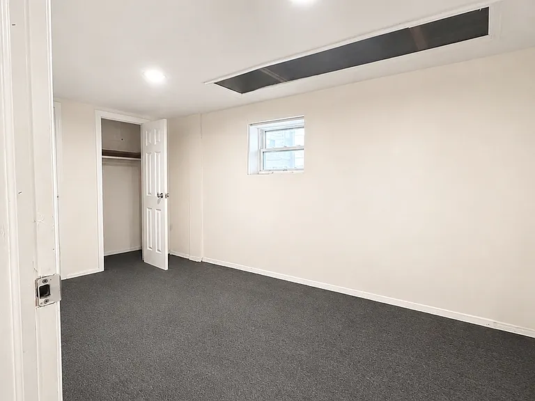 1530 Rhinelander Ave #1 — Photo 6