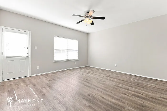 1207 Savannah Ridge Dr — Photo 5