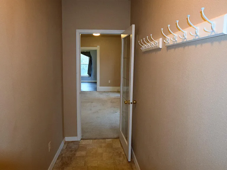 400 Walnut St #1 — Photo 6
