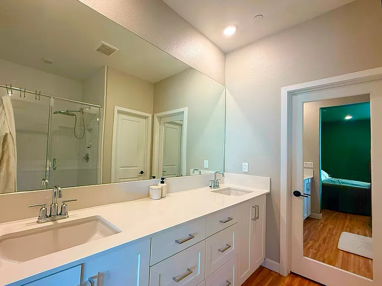 1859 Montage Ave — Photo 9