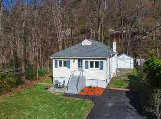42 Sherwood Rd, Cortlandt Manor, NY 10567