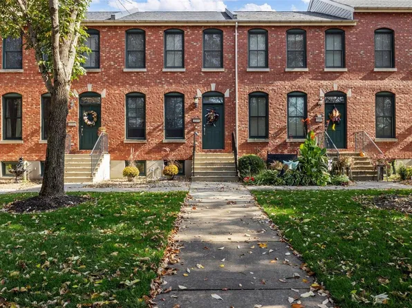 3584 Barter St, Saint Charles, MO 63301