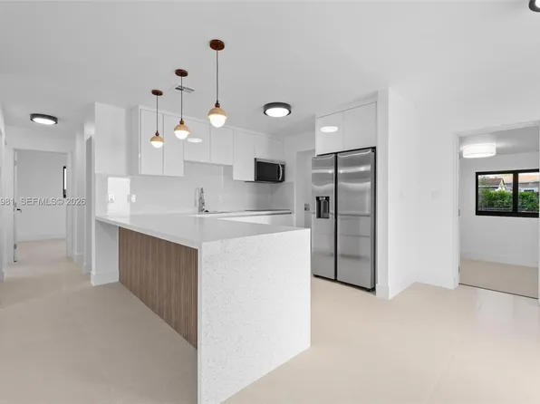 7570 Venetian St, Miramar, FL 33023