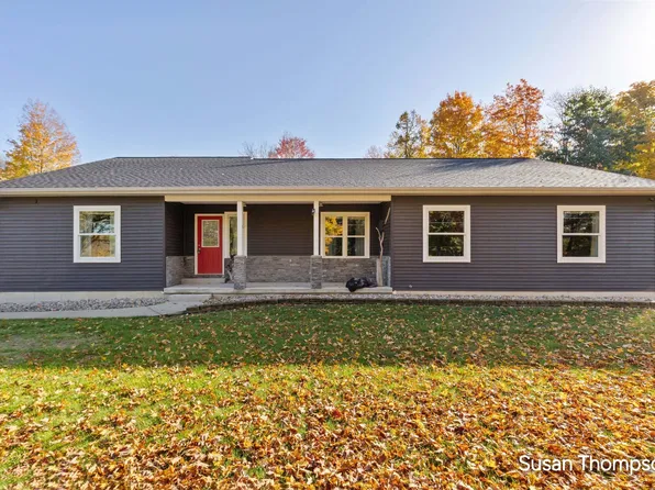 9135 S River Rd, Greenville, MI 48838