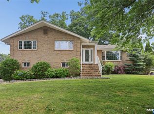 153 Charlotte Pl, Englewood Cliffs, NJ 07632