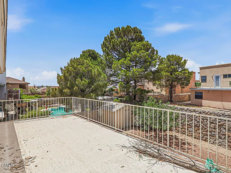 7765 Dianjou Dr — Photo 28