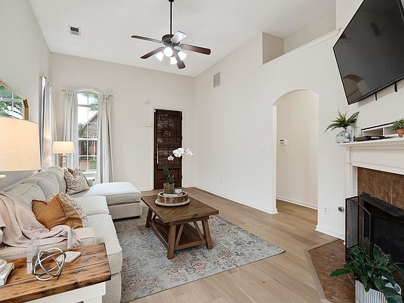 5th image of 9932 Chivas Dr