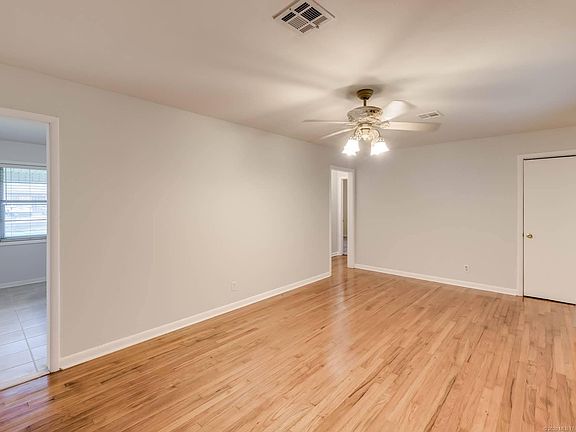5th image of 108 E Powell St