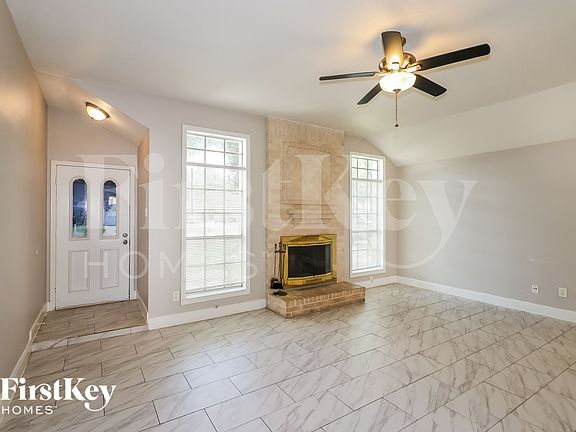 3rd image of 15422 Pebble Lake Dr