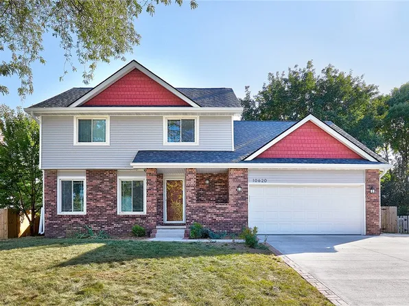 10620 Clark St, Clive, IA 50325