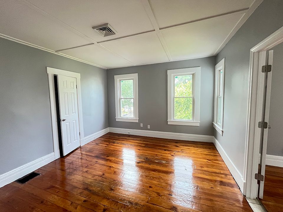 2nd image of 81 Saint James Ave #2