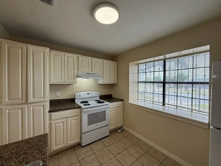 126 Atlanta Dr — Photo 5