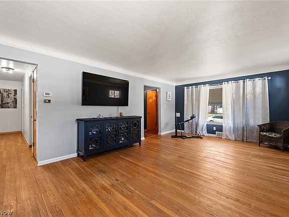 4th image of 7209 Maplewood Rd