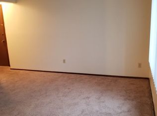 8320 California St APT 3A, Omaha, NE 68114