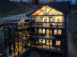 309 Pinnacle Dr, Gatlinburg, TN 37738