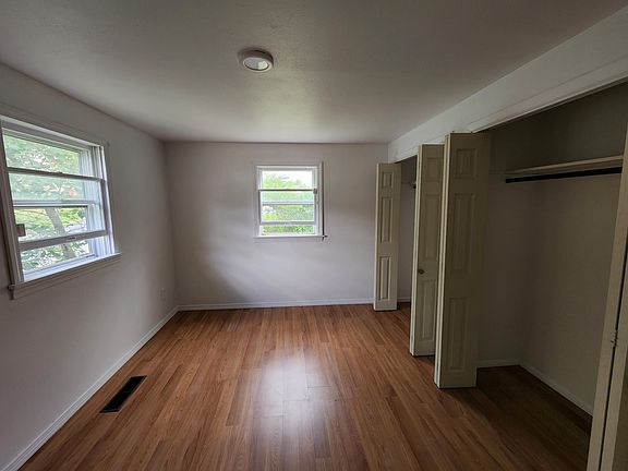 Bedroom with 2 closets