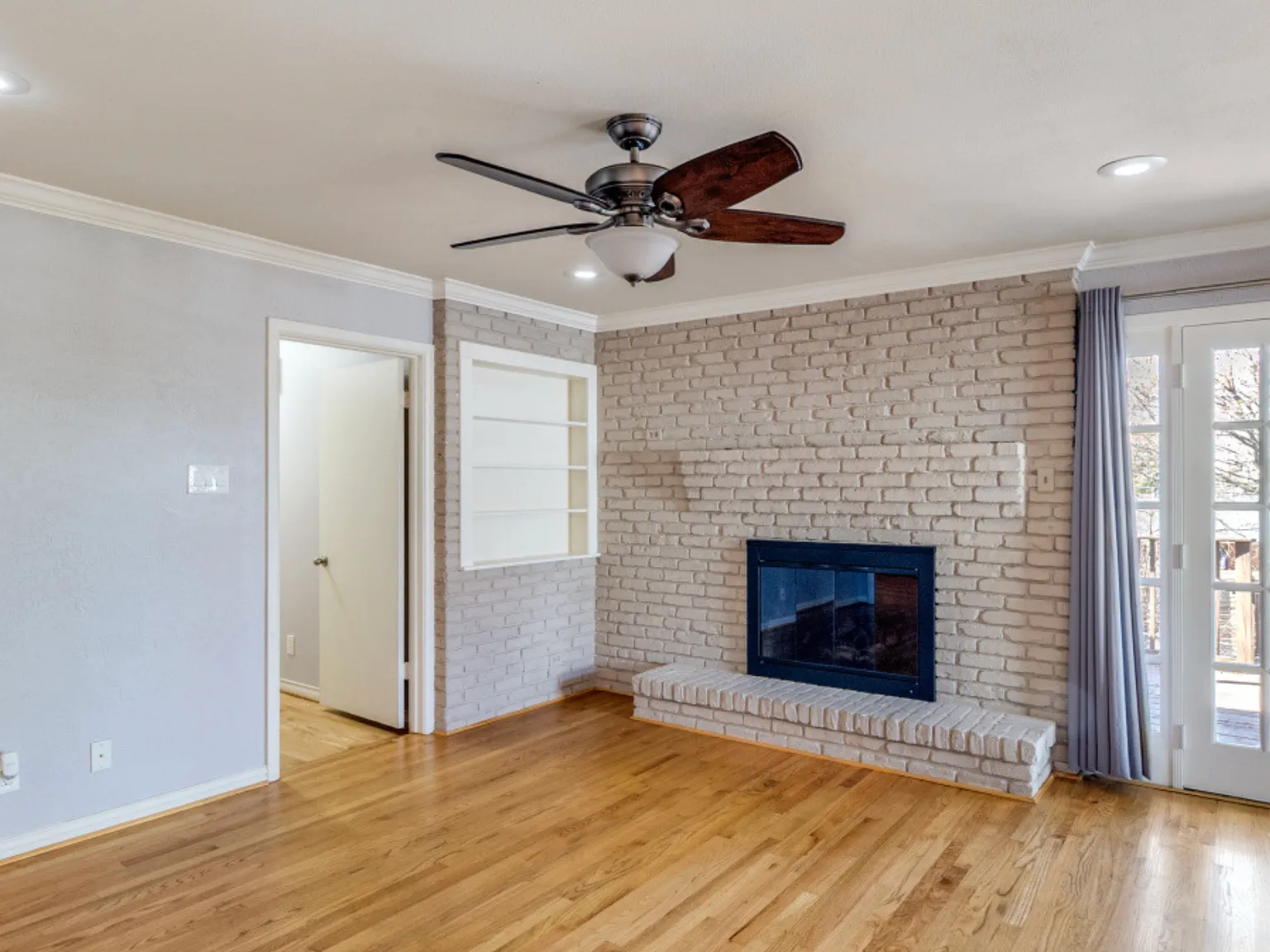 3 bed, 1404 sqft, $2,700 — Photo 4