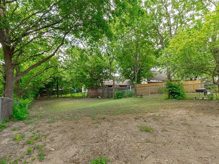 11405 Walnut Ridge Dr #B — Photo 23