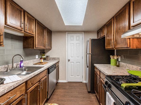 Meridian Meadows Apartments | 4555 Paddock Dr, Okemos, MI