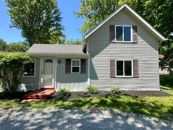18750 Sumpter Rd, Belleville, MI 48111