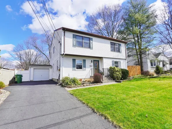 157 Hillcrest Ave, Edison, NJ 08817