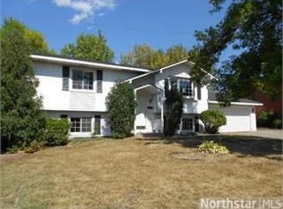 2413 Brenner Ave E, Maplewood, MN 55109