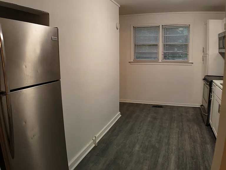 108 Harold St — Photo 2