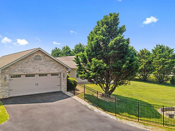 4th image of 1018 Southwind Cir