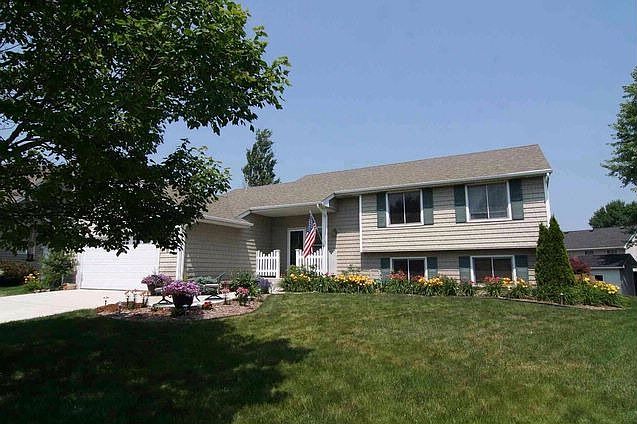 1st image of 320 Sinnen Cir