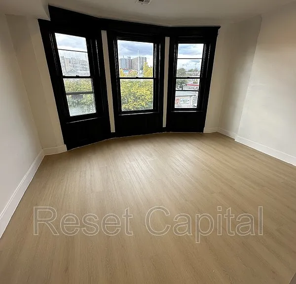 26 Elizabeth Ave #10 — Photo 3