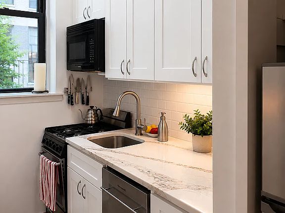 3rd image of 509 E 88th St APT 1C