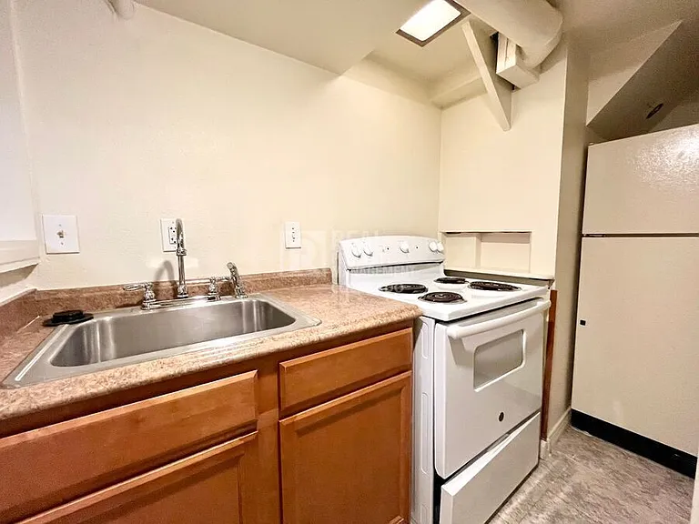 1754 N Washington St #B1 — Photo 5