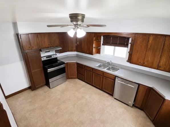 611 9th Ave SW, Mandan, ND 58554