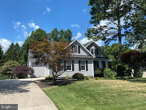 3rd image of 6976 Fairway Dr E