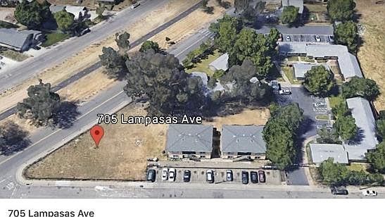 2nd image of 705 Lampasas Ave