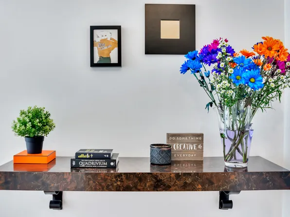 235 East 40th Street image 10 of 20