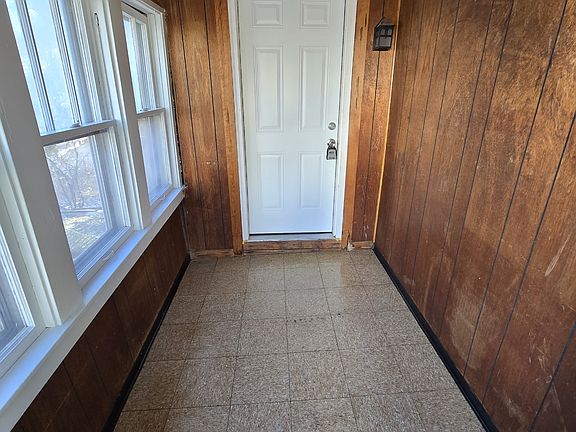 3rd image of 146 Vann St